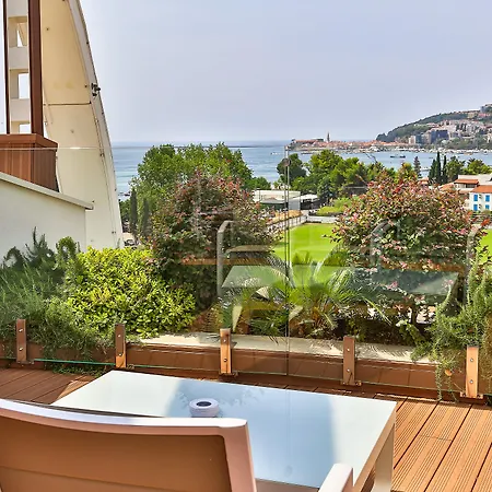 Boutique Square Hotel